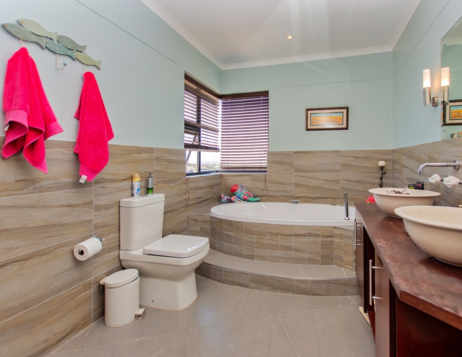 7 Bedroom Property for Sale in Myburgh Park Western Cape